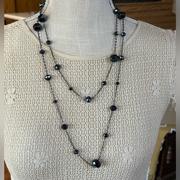 Signed ALDO Long Flapper Style Black AB Crystal & Gun Metal Chain - Picture 10 of 10